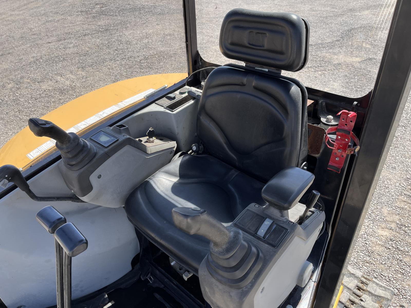 ./imagenes/INVOICE/2019/18057/CATERPILLAR 302.7D CR (3).JPG